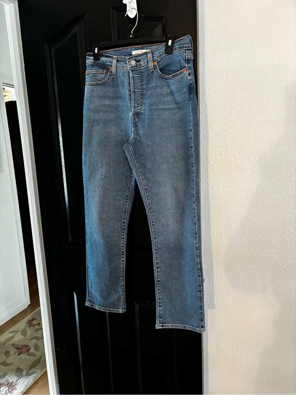 Levi's Wedgie Straight Leg Jeans in the wash colorway titled "Summer Love".